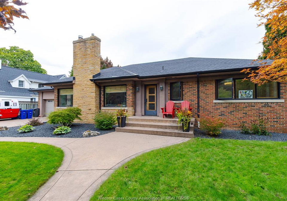 1550-ypres-windsor-ontario-26023659