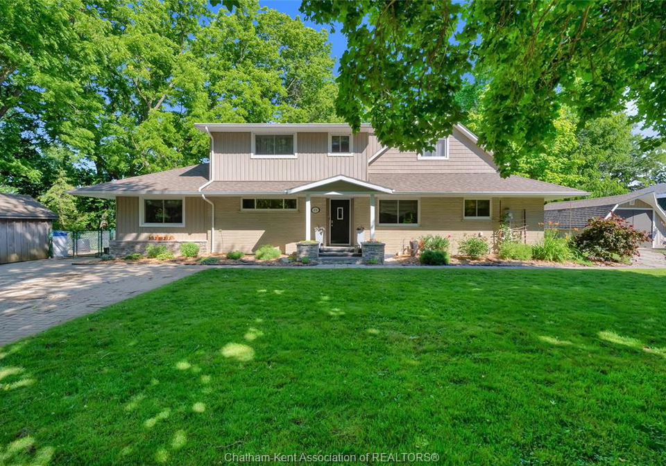 472-sydenham-street-dresden-ontario-26023676