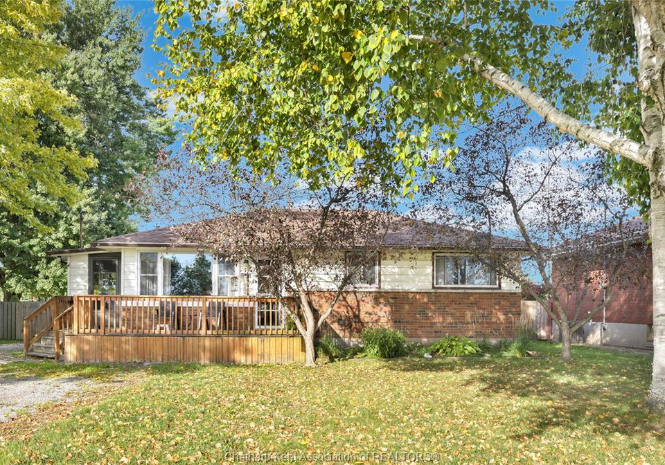 686-albert-street-wallaceburg-ontario-26023680