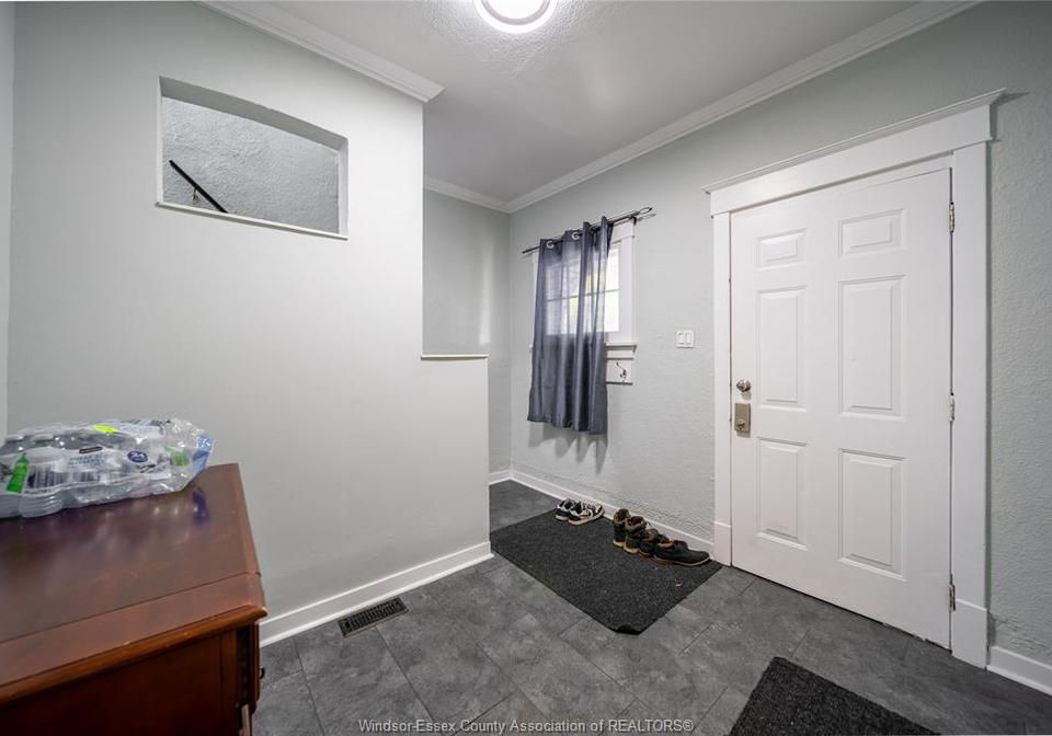 475-mckay-avenue-windsor-ontario-26023684