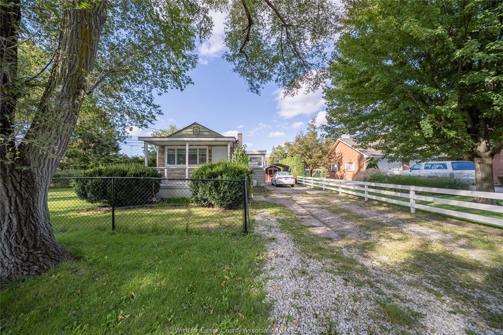 1497-everts-windsor-ontario-26023692