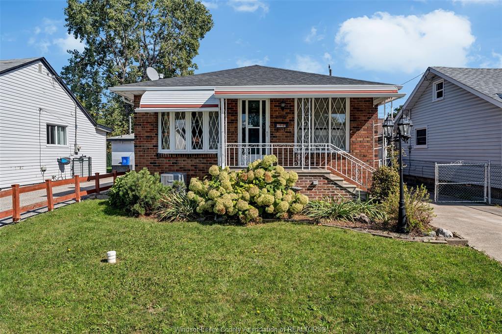 1720-central-avenue-windsor-ontario-26023693