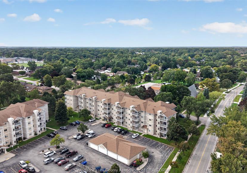 1655-grand-marais-west-windsor-ontario-26023701
