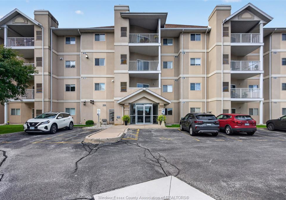 1655-grand-marais-west-windsor-ontario-26023701