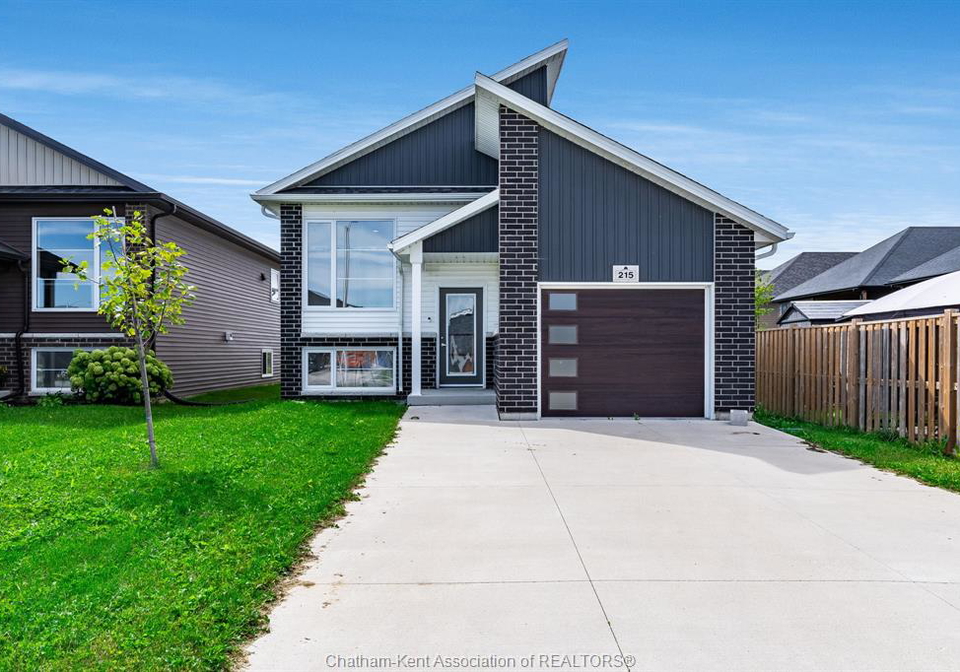 215-manning-drive-chatham-ontario-26023702