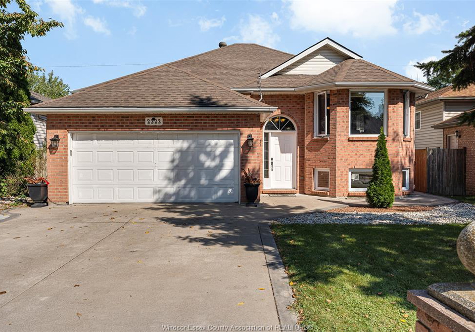 2222-longfellow-avenue-windsor-ontario-26023705
