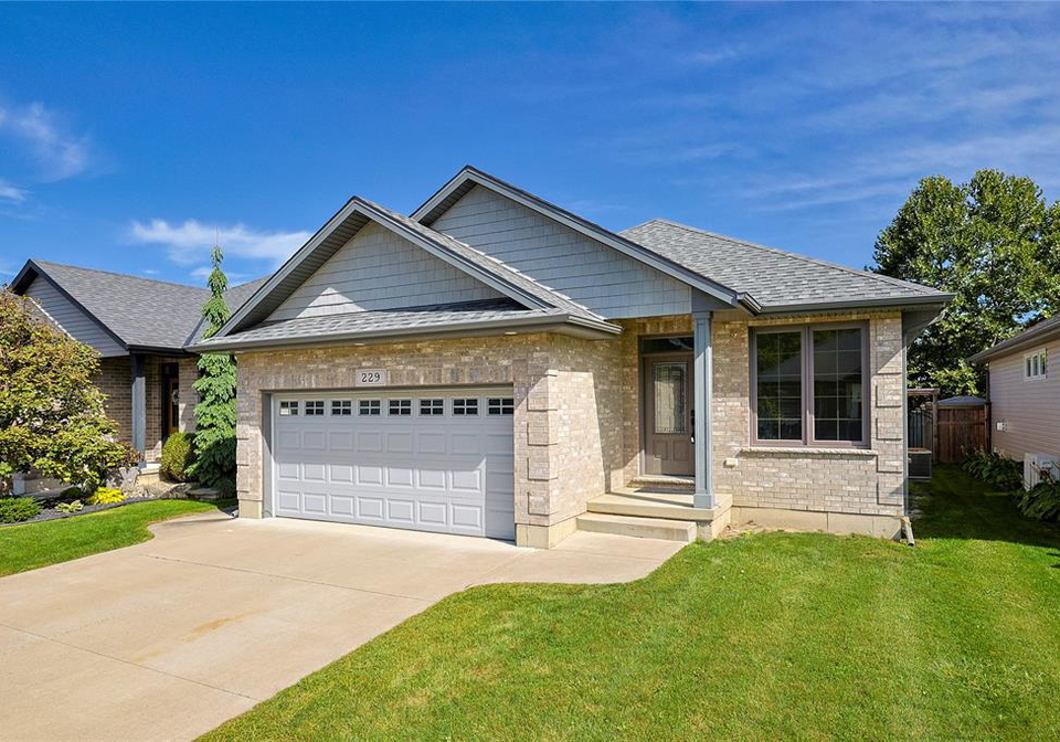 229-meadowlark-lane-sarnia-ontario-26023706