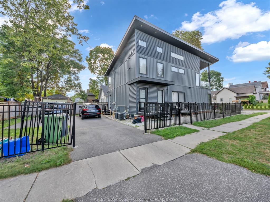 687-assumption-street-windsor-ontario-26023714