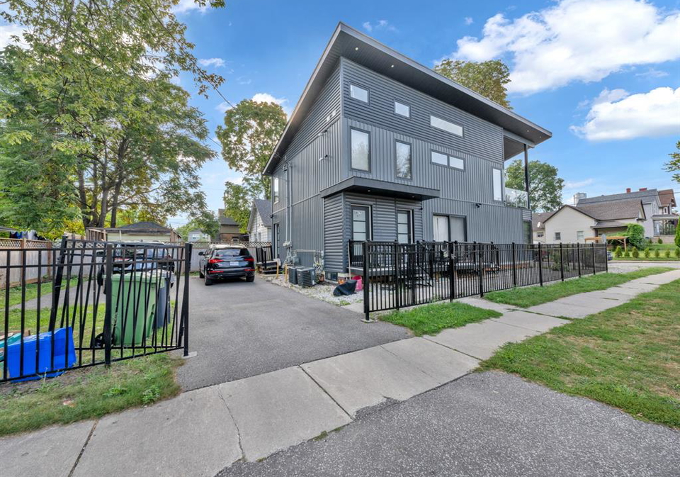 687-assumption-street-windsor-ontario-26023714
