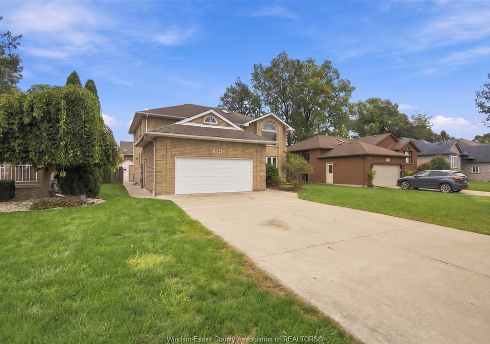 2564-buttery-street-windsor-ontario-26023716