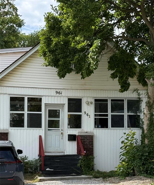 961-campbell-windsor-ontario-26023719