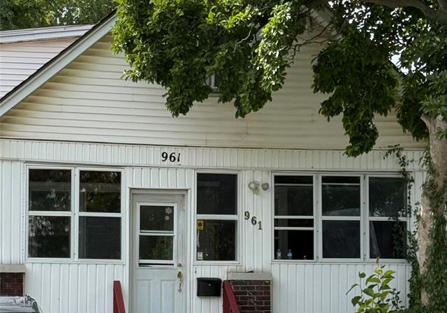 961-campbell-windsor-ontario-26023719
