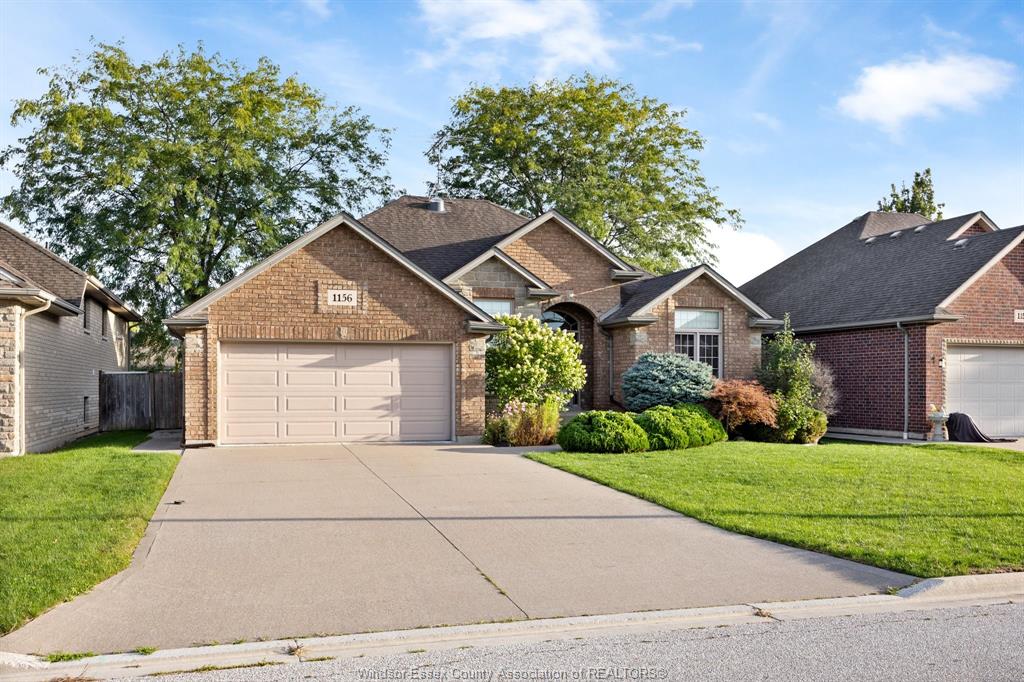 1156-joshua-lakeshore-ontario-26023722