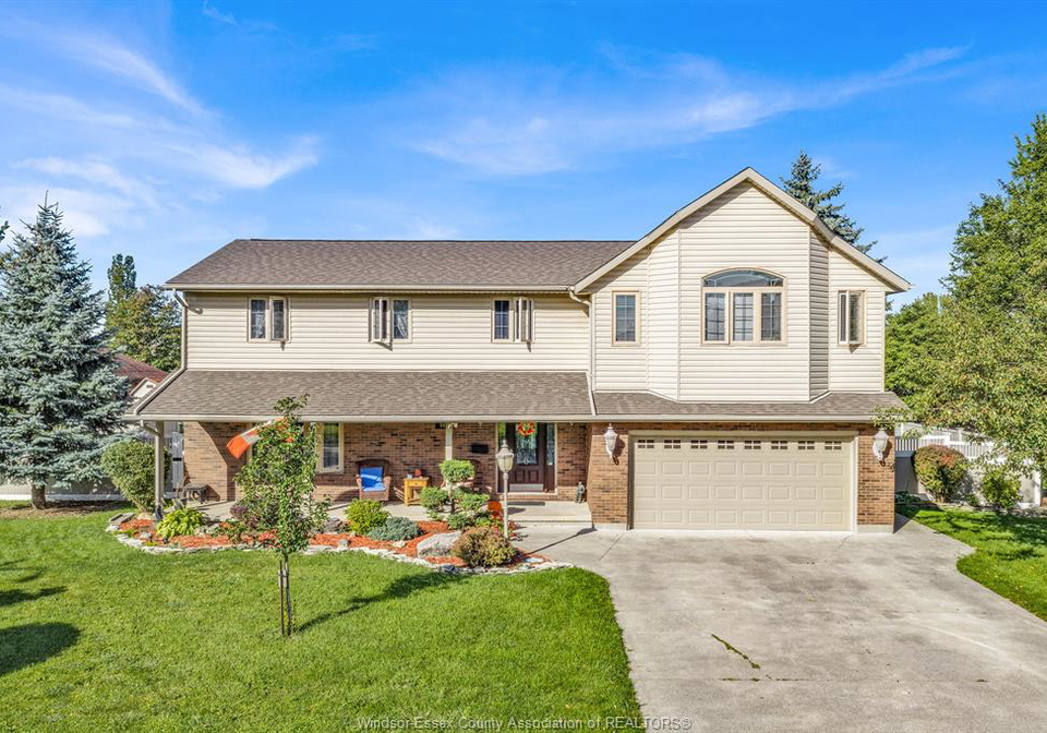 503-regent-tecumseh-ontario-26023747