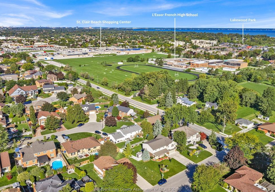 503-regent-tecumseh-ontario-26023747
