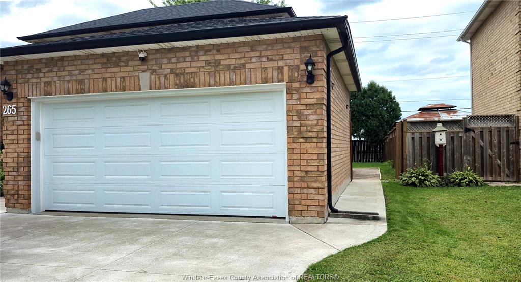 265-geraldine-crescent-windsor-ontario-26023754