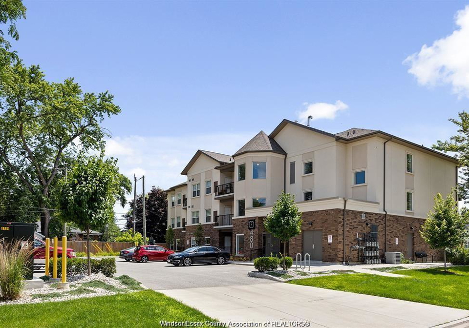 480-fairview-boulevard-windsor-ontario-26023759