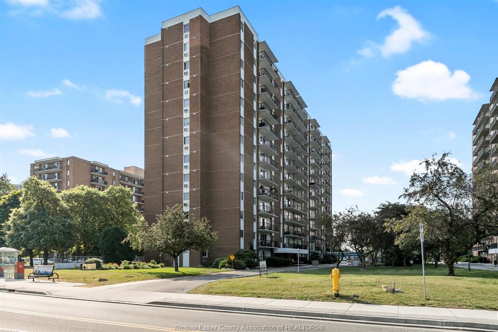 8591-riverside-drive-east-windsor-ontario-26023763
