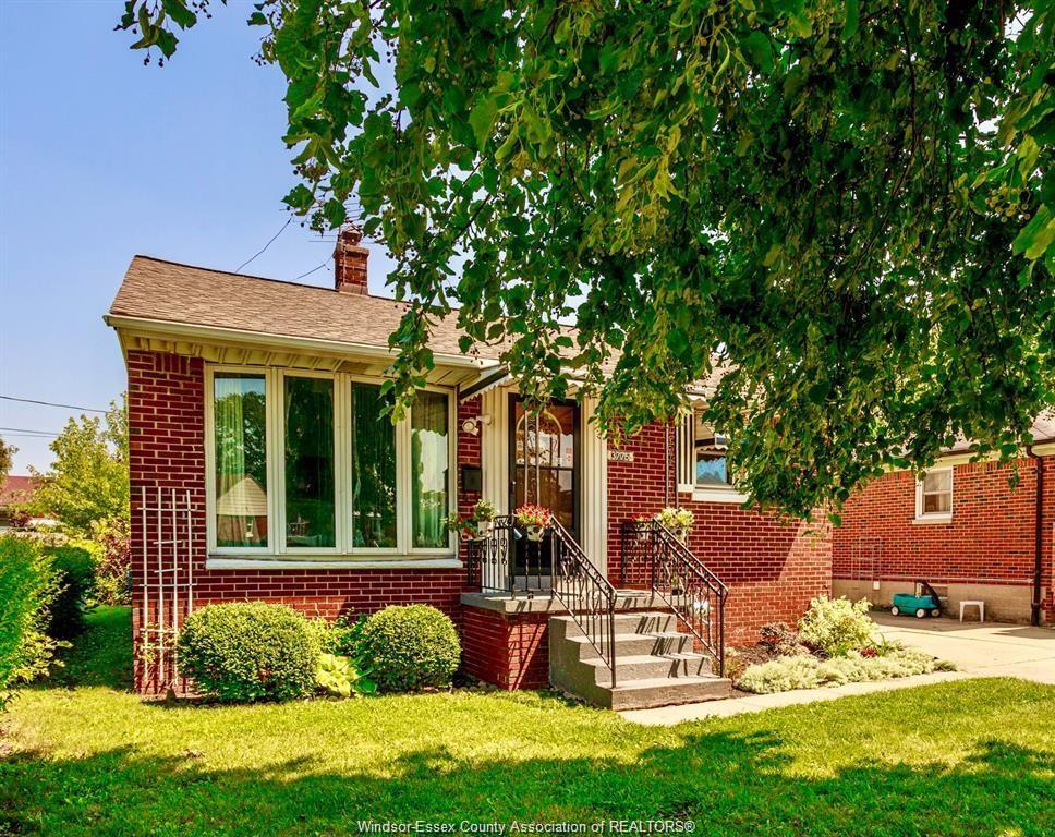 3775-myrtle-windsor-ontario-26023765