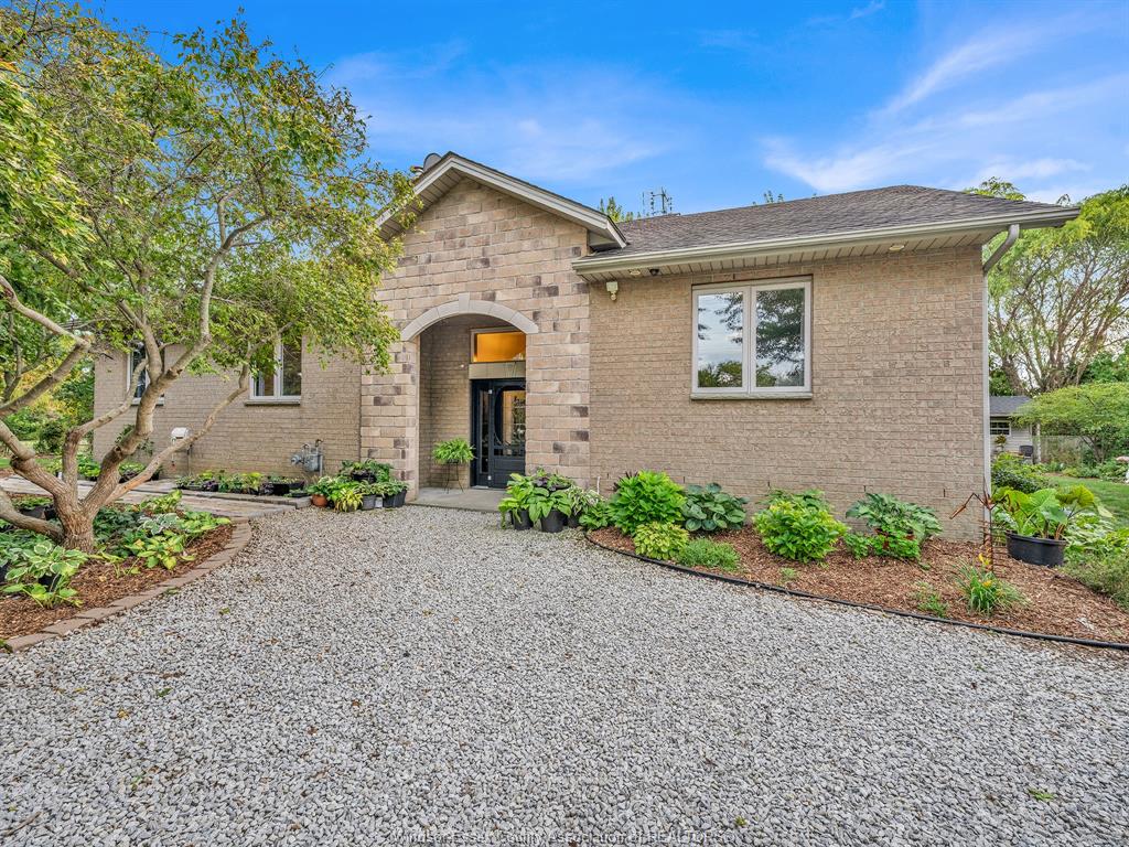 15461-county-road-8-essex-ontario-26023772