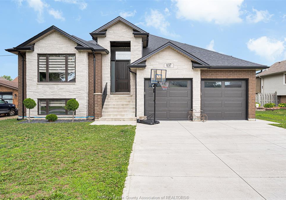 137-gary-avenue-lasalle-ontario-26023783
