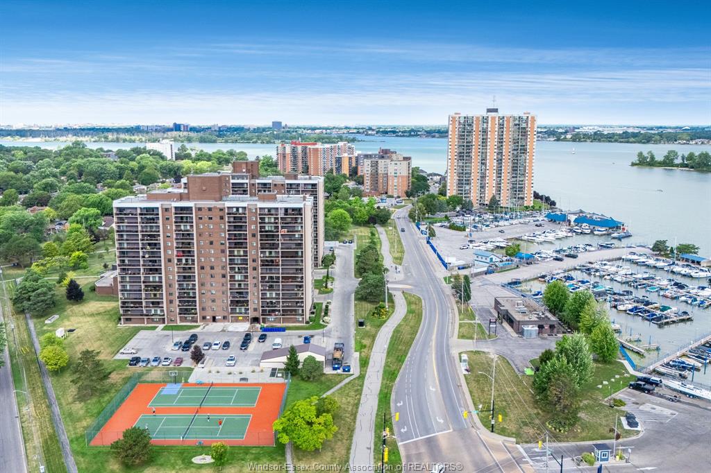 9099-riverside-drive-windsor-ontario-26023788