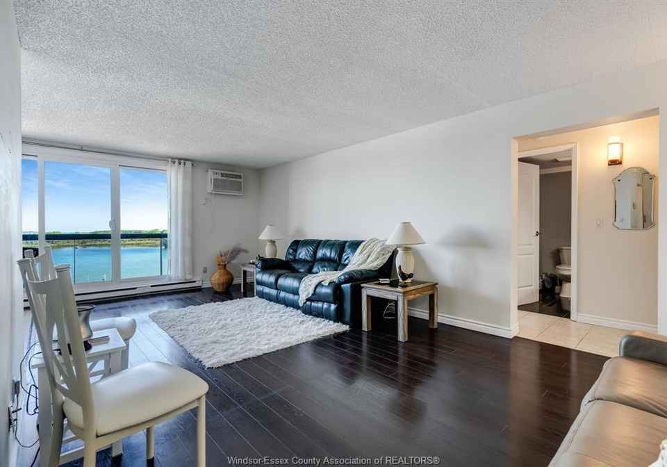 9099-riverside-drive-windsor-ontario-26023788