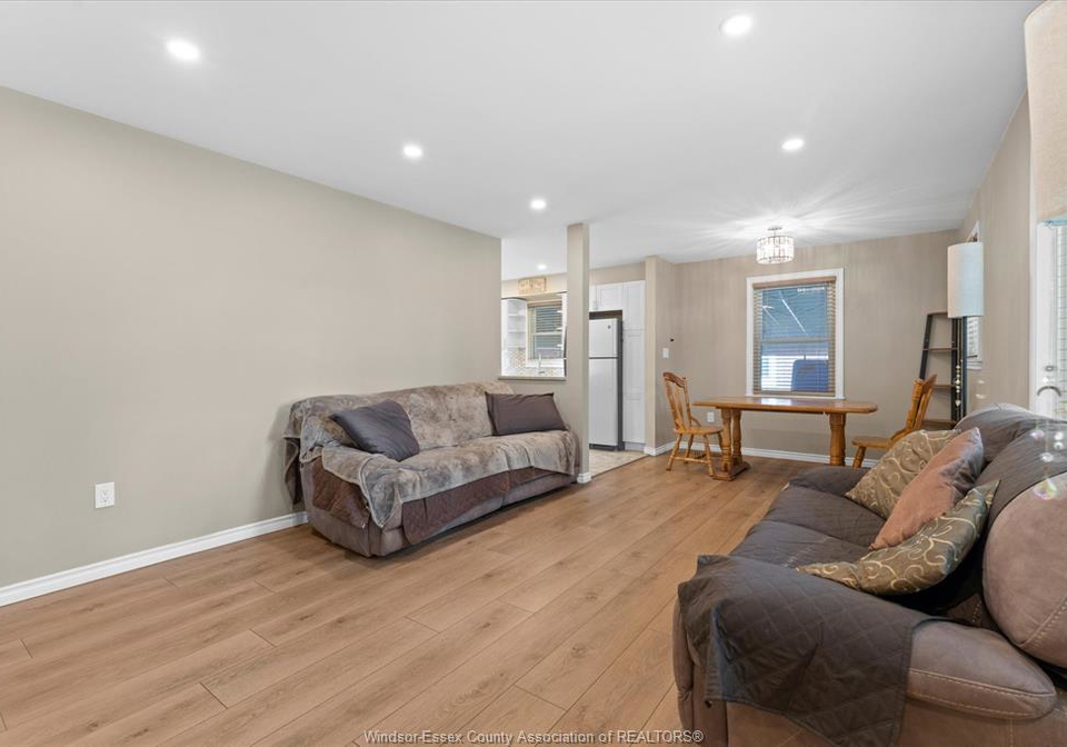 3163-curry-avenue-windsor-ontario-26023791