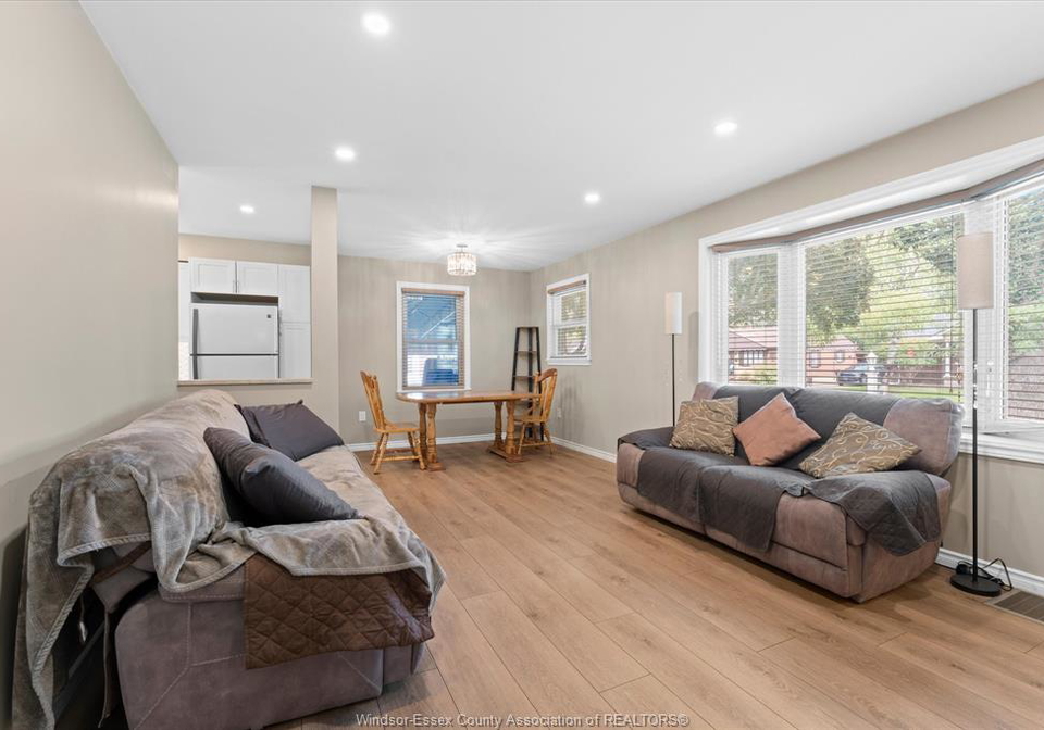 3163-curry-avenue-windsor-ontario-26023791