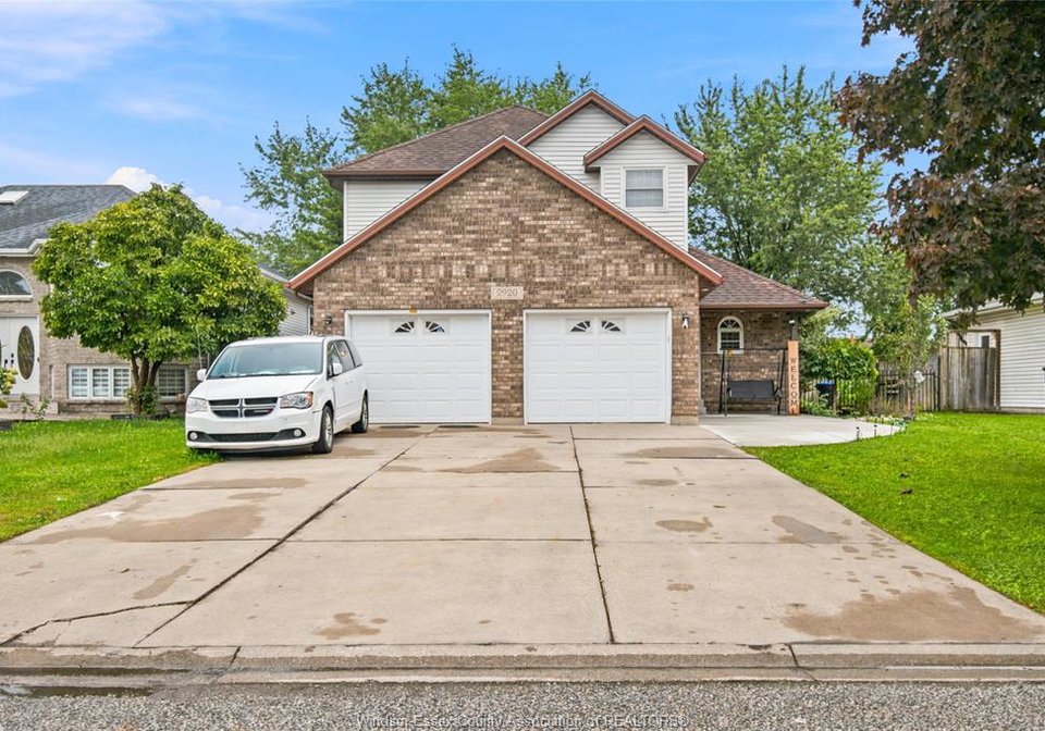 2920-strawberry-drive-tecumseh-ontario-26023818