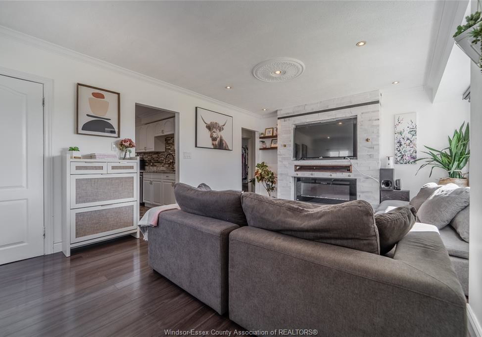 1838-bernard-road-windsor-ontario-26023825