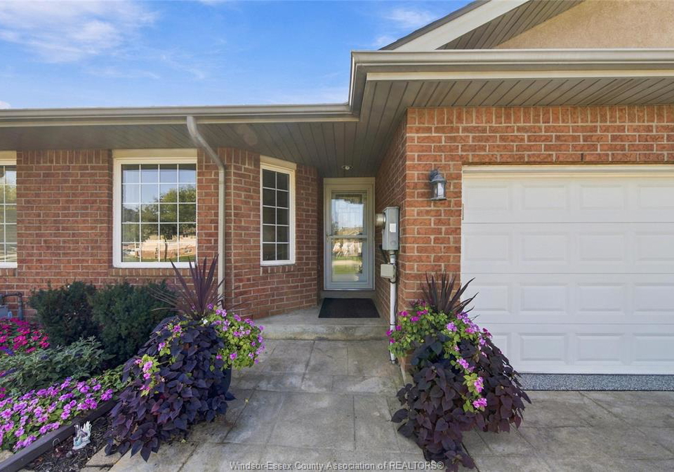 11125-firgrove-windsor-ontario-26023827