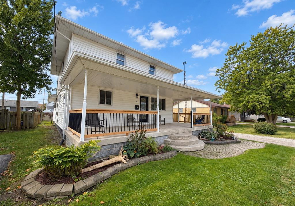8-canary-crescent-wallaceburg-ontario-26023830