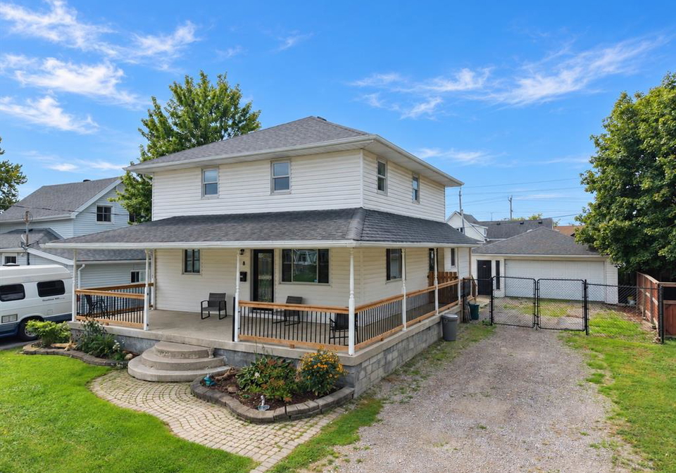 8-canary-crescent-wallaceburg-ontario-26023830