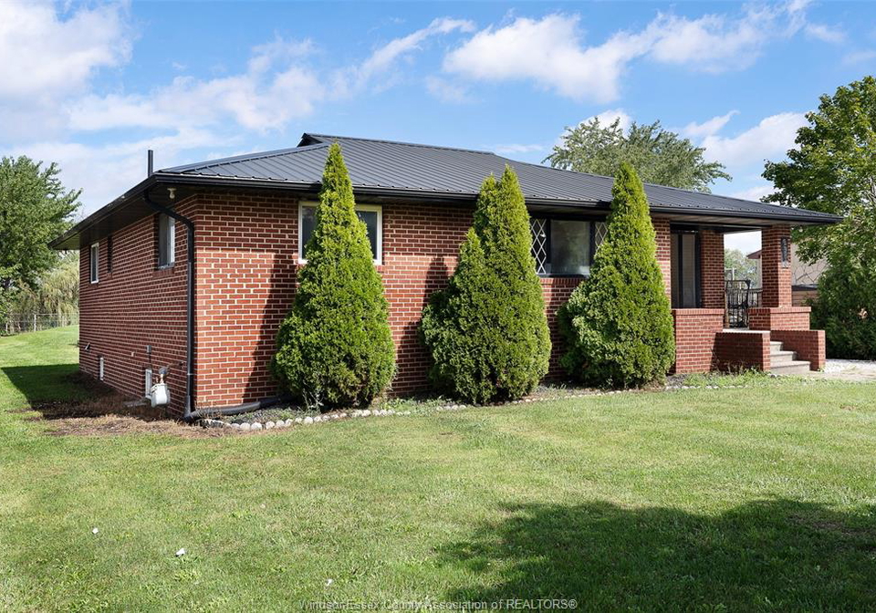 2300-county-road-12-essex-ontario-26023832