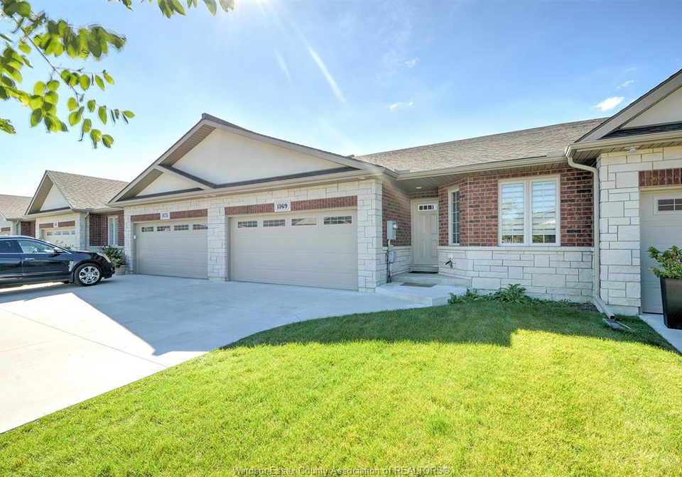 1169-copeland-avenue-windsor-ontario-26023842