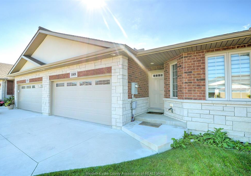 1169-copeland-avenue-windsor-ontario-26023842