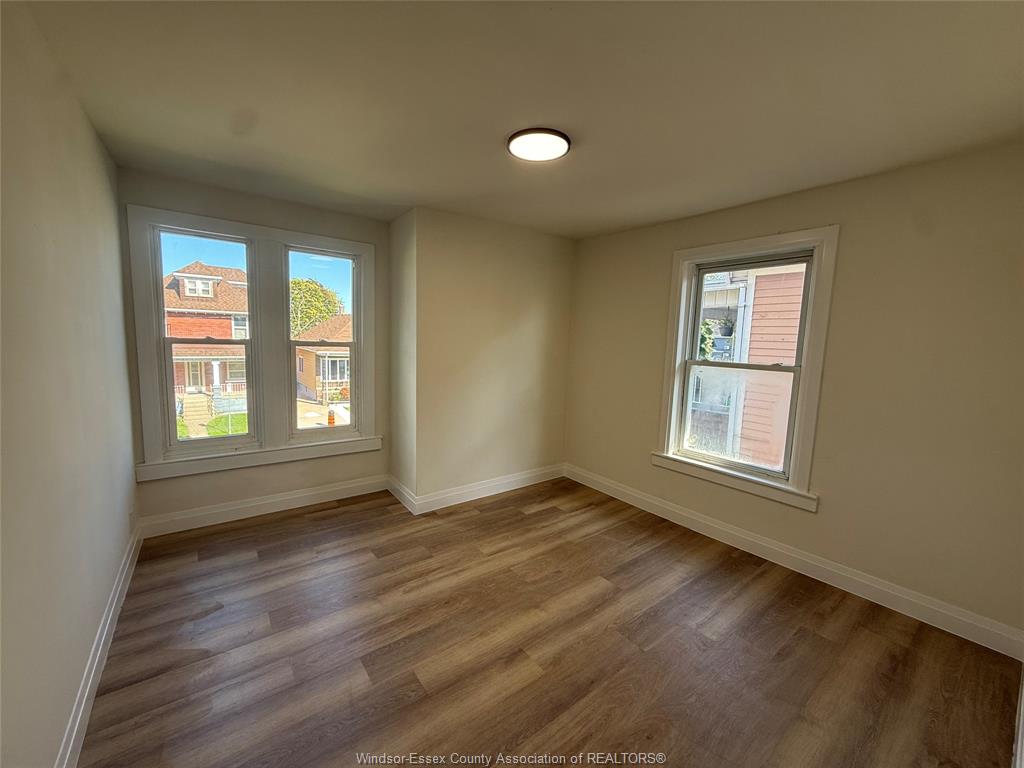 643-pierre-windsor-ontario-26023846