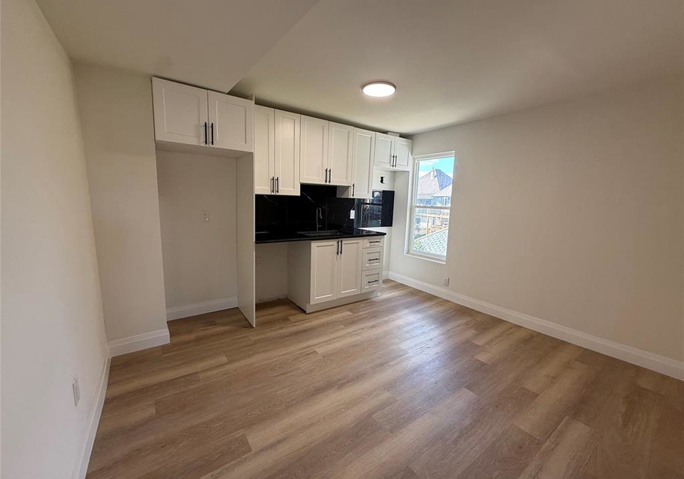 643-pierre-windsor-ontario-26023846
