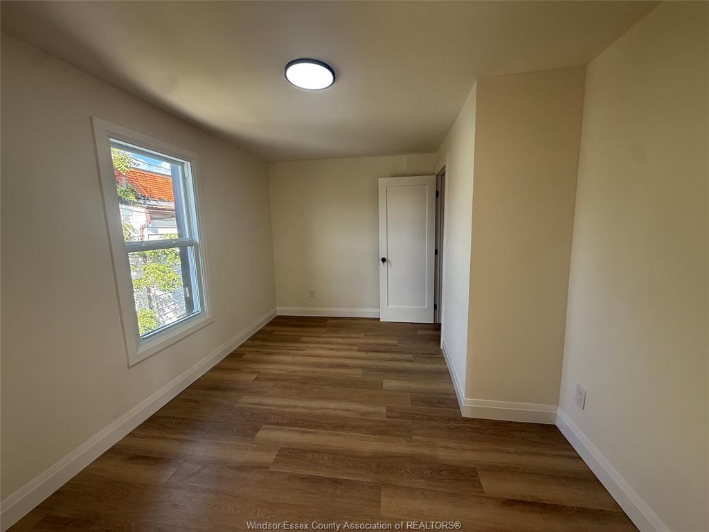 643-pierre-windsor-ontario-26023848