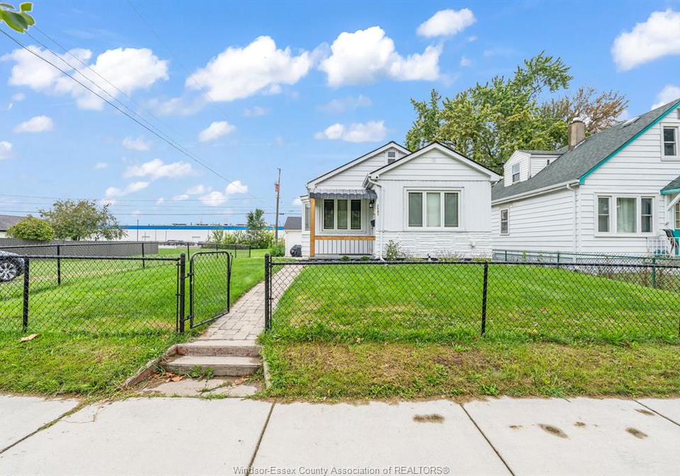 2597-alexis-road-windsor-ontario-26023852