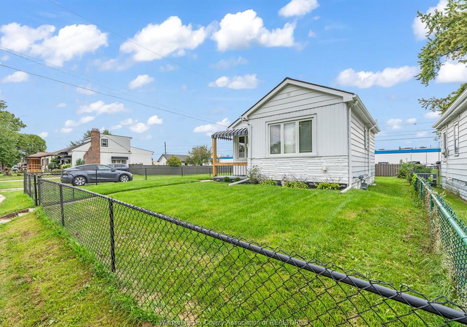 2597-alexis-road-windsor-ontario-26023852