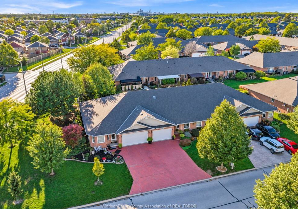 2211-chateau-avenue-windsor-ontario-26023855