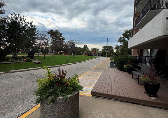 8591-riverside-drive-windsor-ontario-26023859