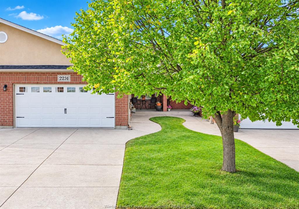 2231-luxury-windsor-ontario-26023871