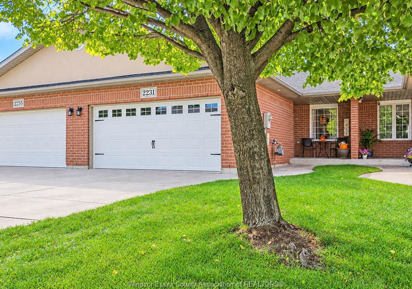 2231-luxury-windsor-ontario-26023871