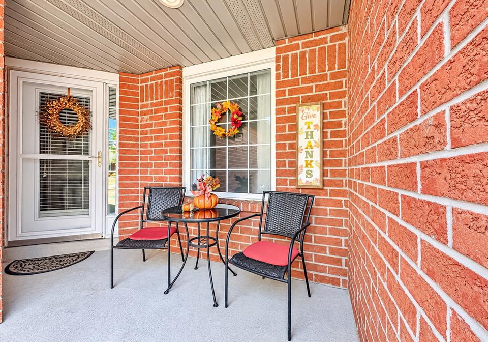 2231-luxury-windsor-ontario-26023871