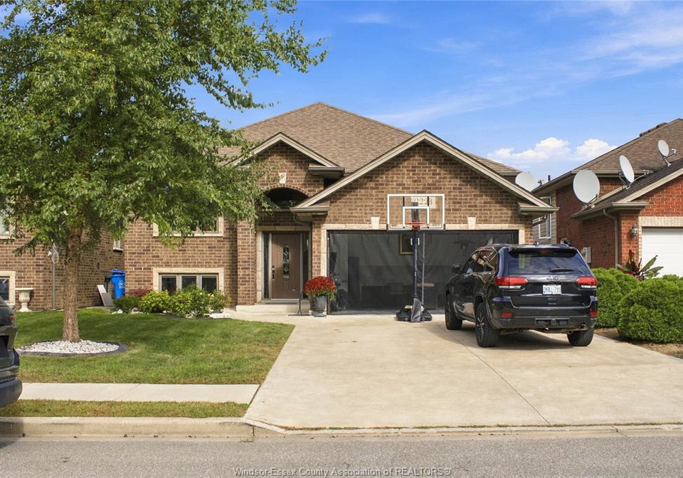 2228-askin-avenue-windsor-ontario-26023874