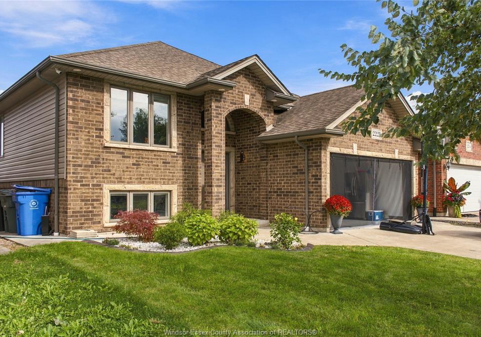 2228-askin-avenue-windsor-ontario-26023874