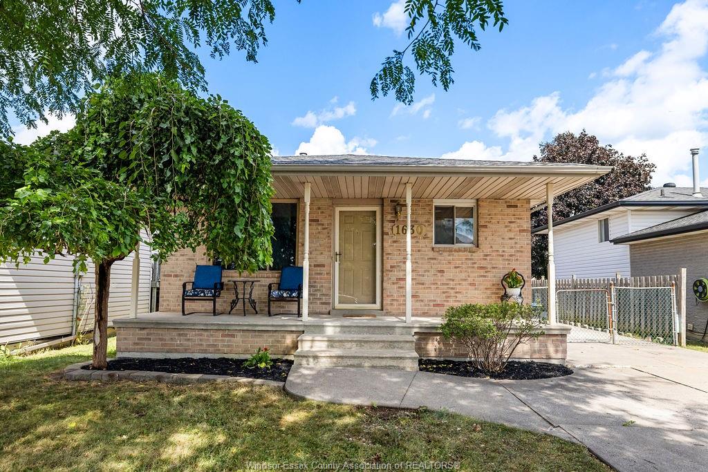 1630-blue-spring-windsor-ontario-26023875